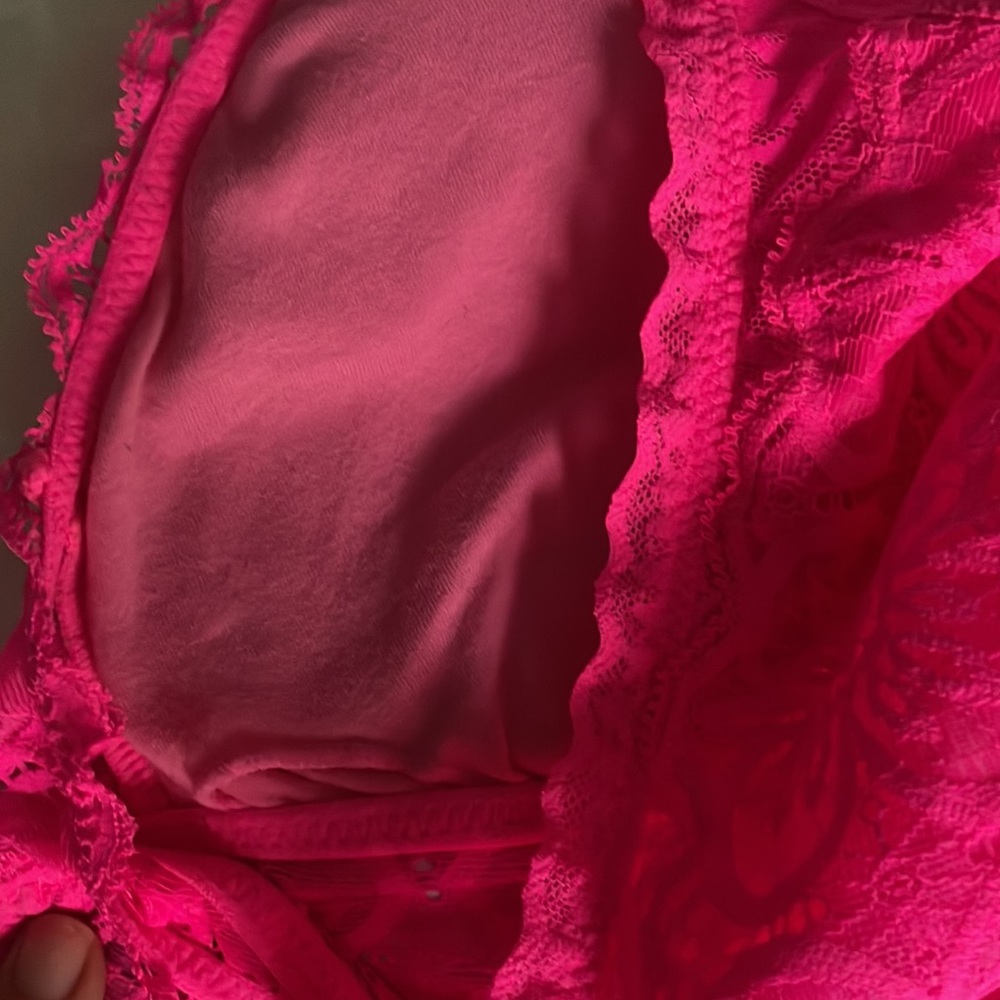 Hot Pink Racerback Bralette 🩷 - Picture 3 of 4